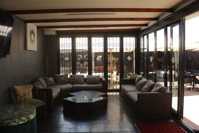 Glass house  folder - Local LifeStyle Lounge